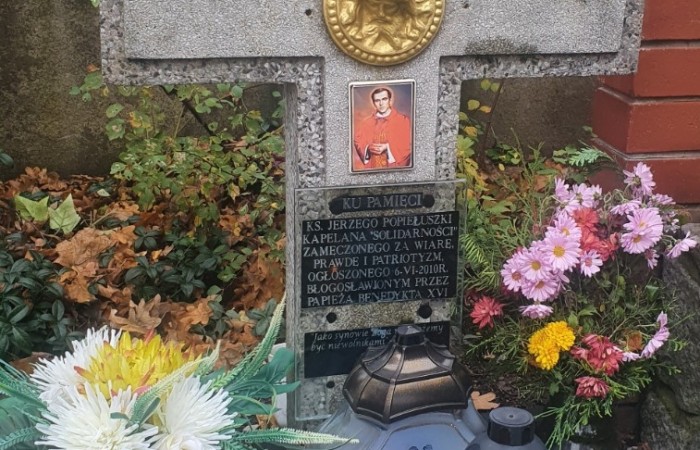 Pomnik ku Czci  błogosławionego ks. Popiełuszki