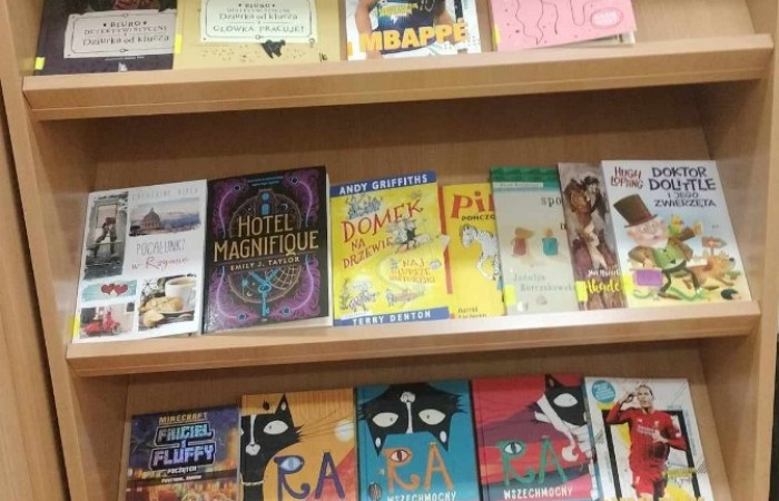 Książki na regale