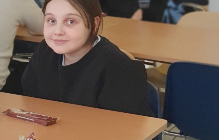 Iga przed testem siedzi w ławce